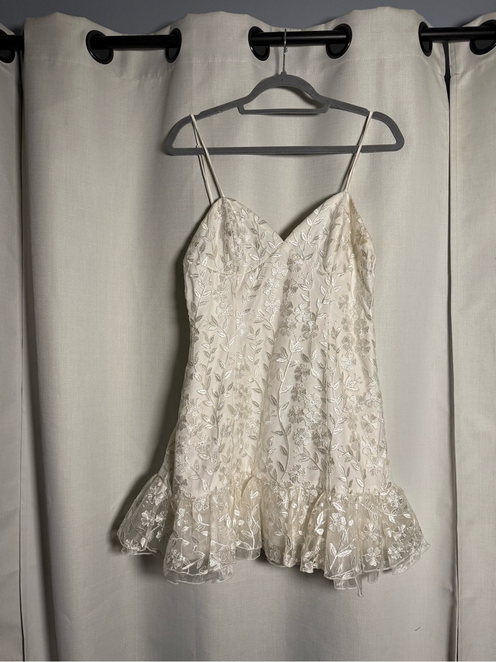 Lulus Lavish Lifestyle White Embroidered Ruffled Mini Dress Size Large - Picture 5 of 11